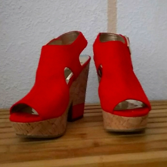 Heels - Picture 1 of 2